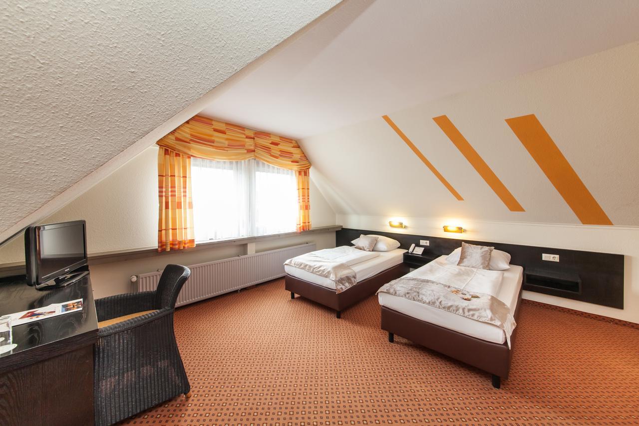 Hotel Strohgaeu Korntal-Münchingen Esterno foto