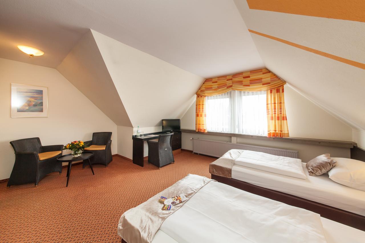Hotel Strohgaeu Korntal-Münchingen Esterno foto