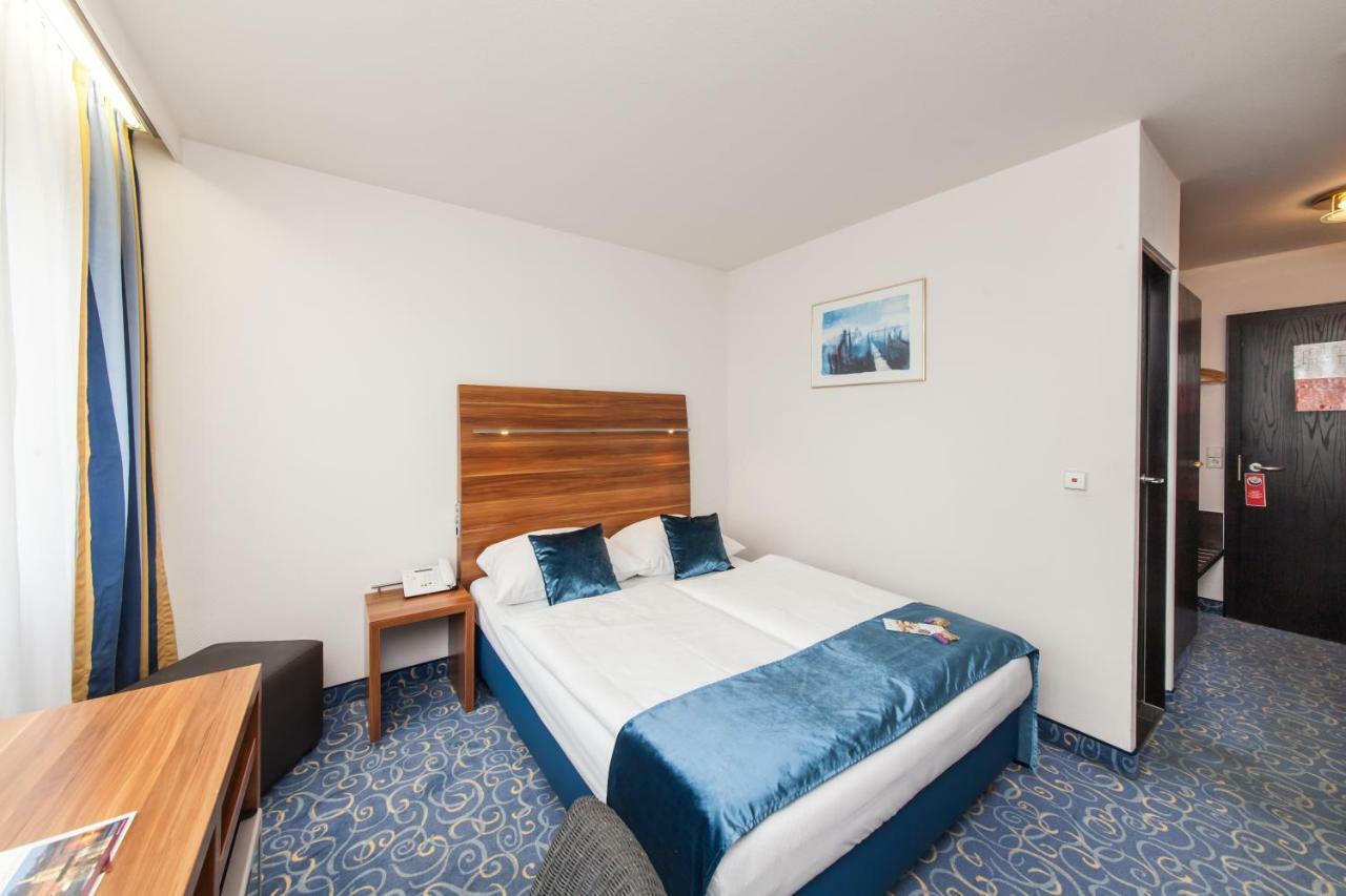 Hotel Strohgaeu Korntal-Münchingen Esterno foto