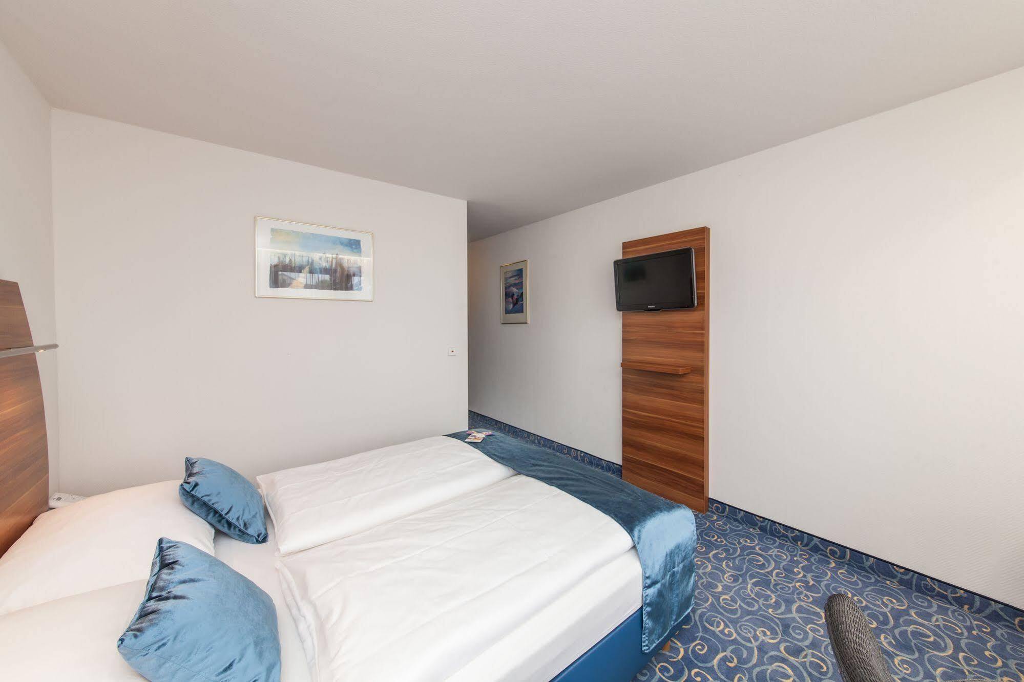 Hotel Strohgaeu Korntal-Münchingen Esterno foto