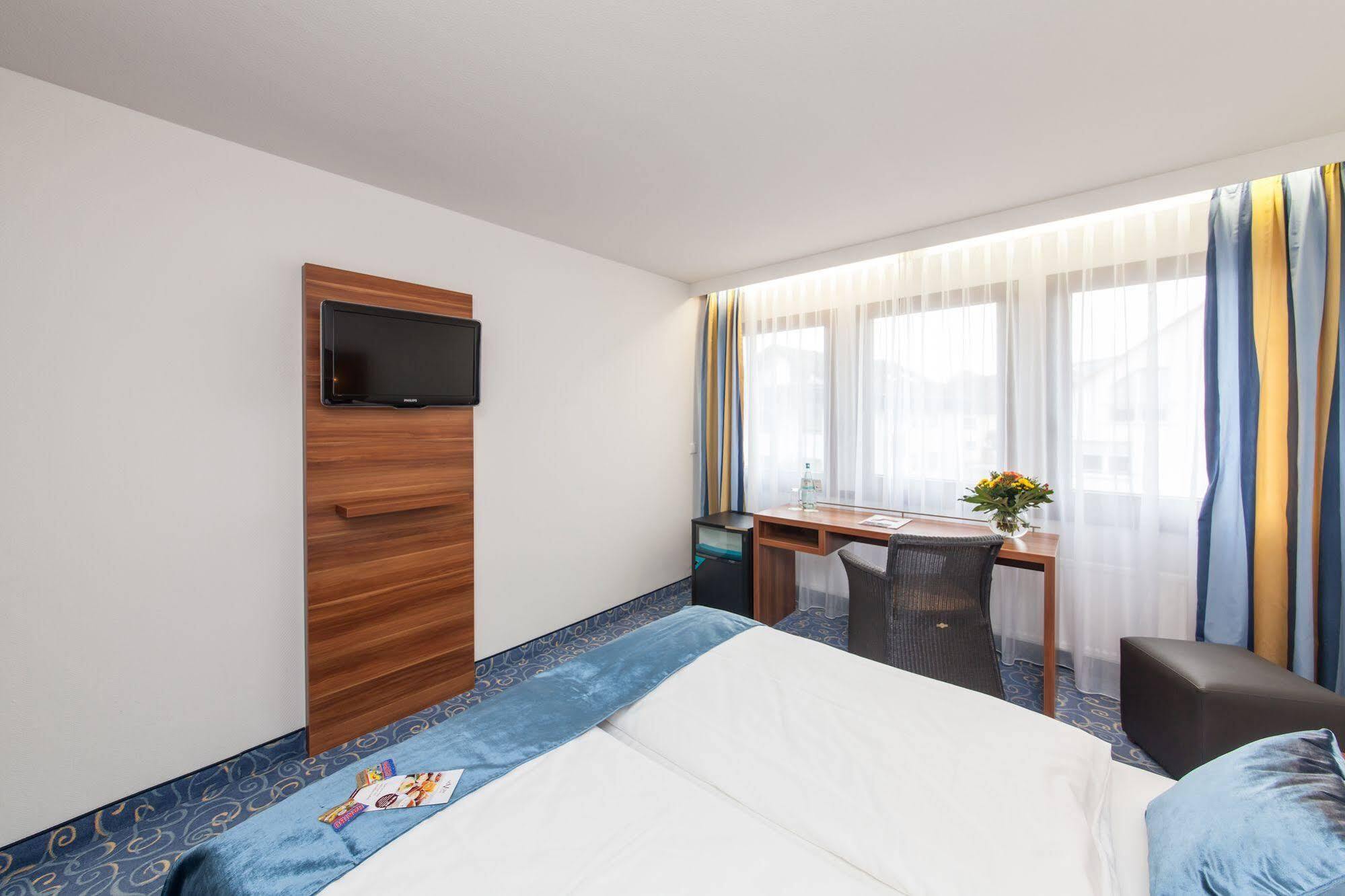 Hotel Strohgaeu Korntal-Münchingen Esterno foto