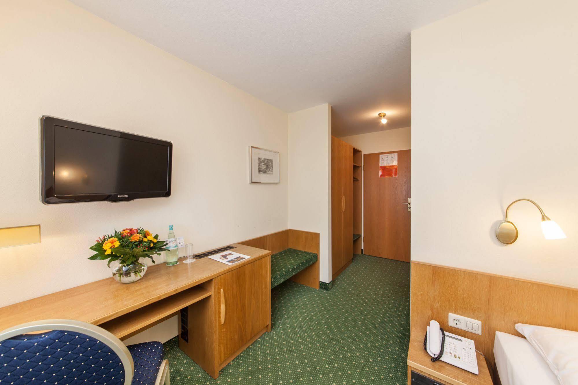 Hotel Strohgaeu Korntal-Münchingen Esterno foto