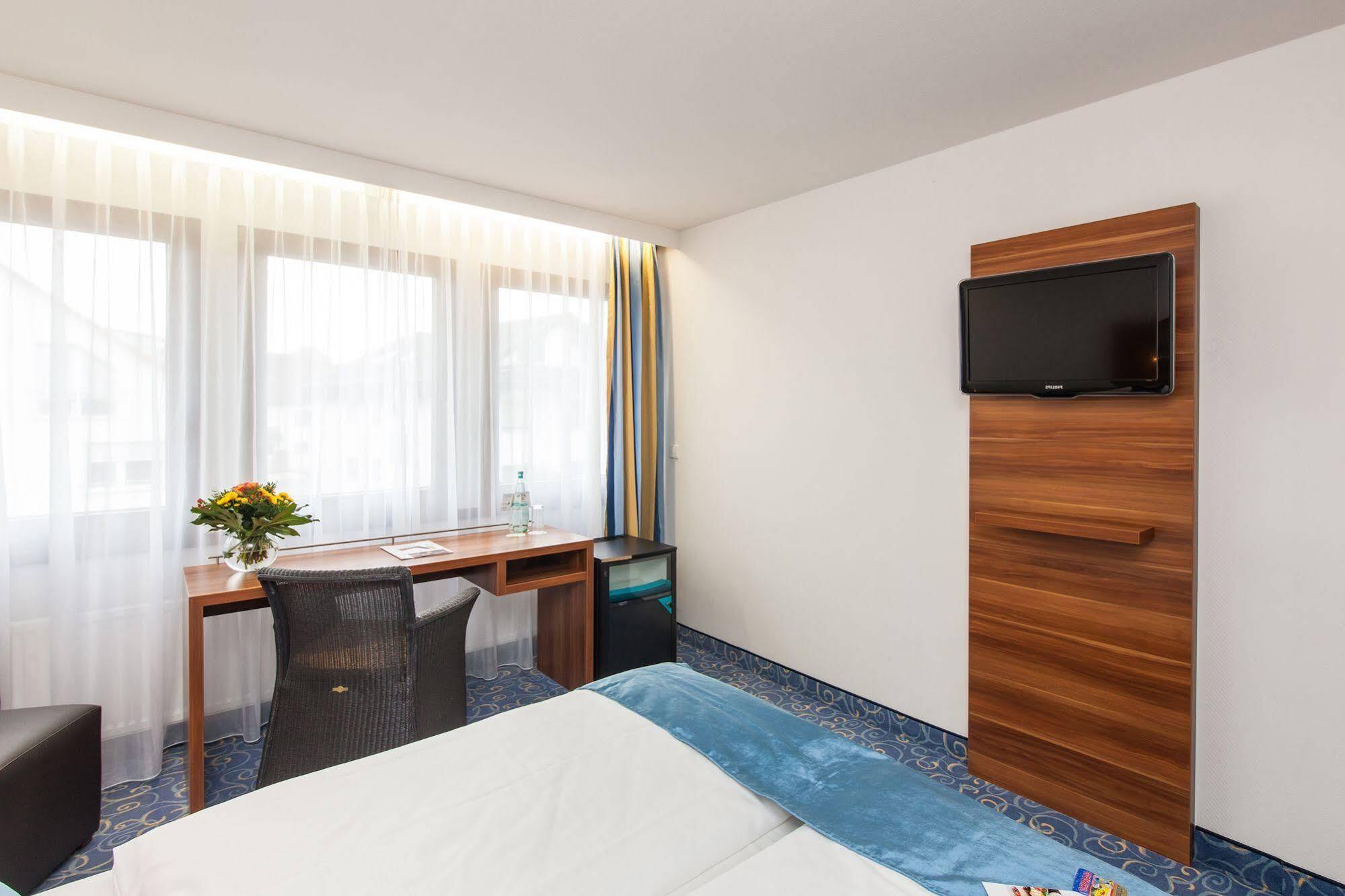 Hotel Strohgaeu Korntal-Münchingen Esterno foto