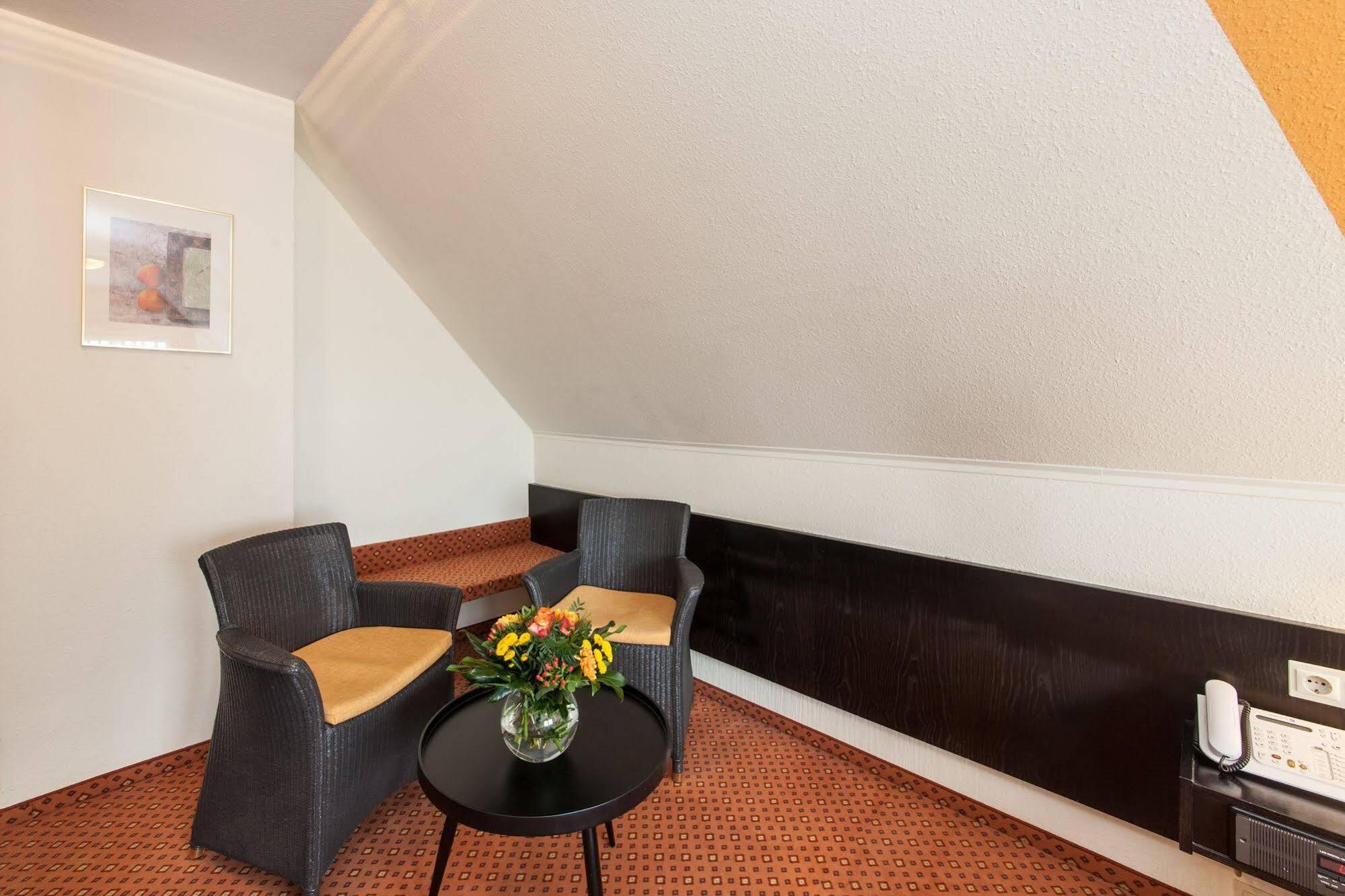 Hotel Strohgaeu Korntal-Münchingen Esterno foto
